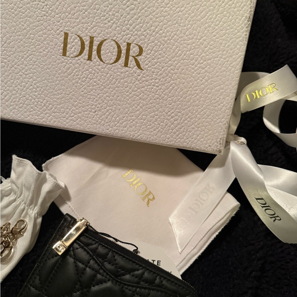 ❌SOLD❌ Dior Cannage Caro Wallet - Picture 5 of 12
